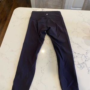 Lululemon Highwaisted Black Wunder Under Leggings - excellent condition